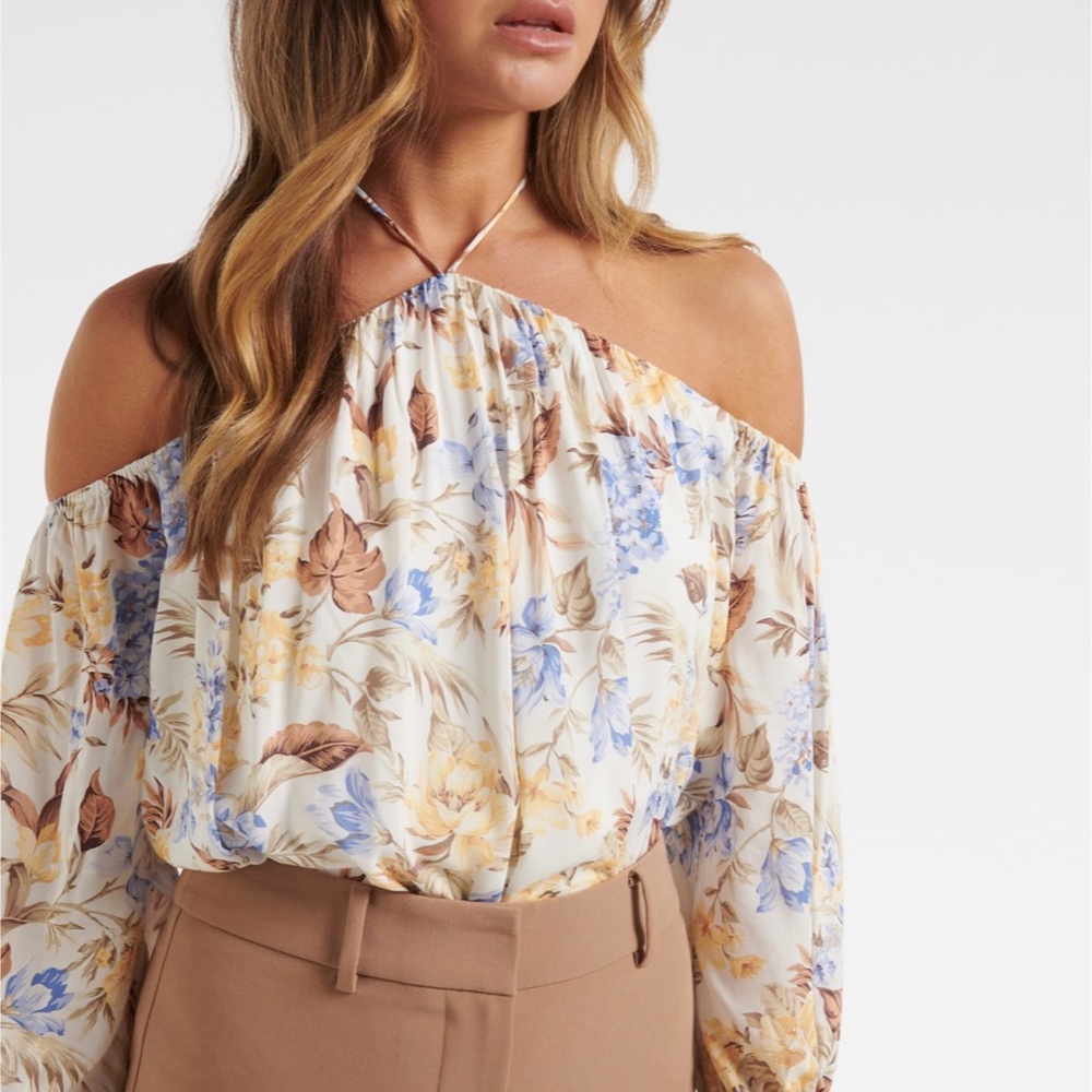 Sivan Arrow-Neck Cold Shoulder Top